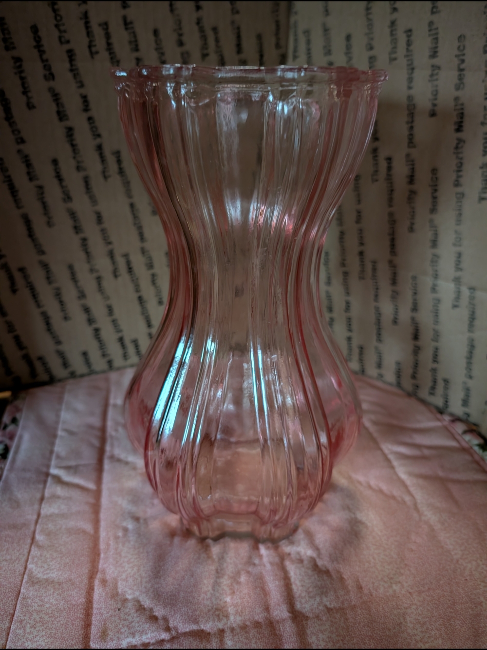 Elegant Pink Glass Vase - Decorative Home Accent